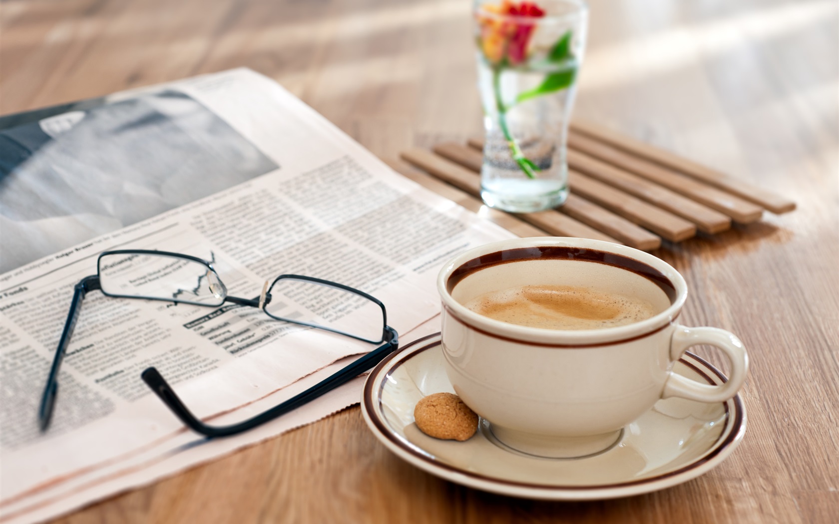 Still-life-wooden-table-glasses-newspaper-coffee_1680x1050